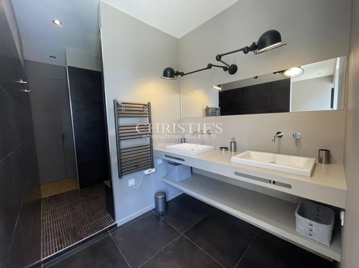 Image No.13-6 Bed House for sale