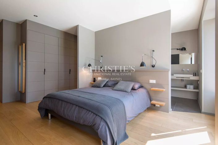 Image No.14-6 Bed House for sale