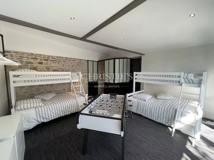 Image No.15-6 Bed House for sale