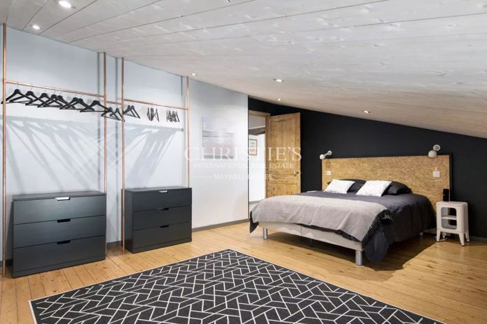 Image No.16-6 Bed House for sale