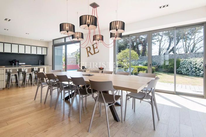 Image No.8-6 Bed House for sale