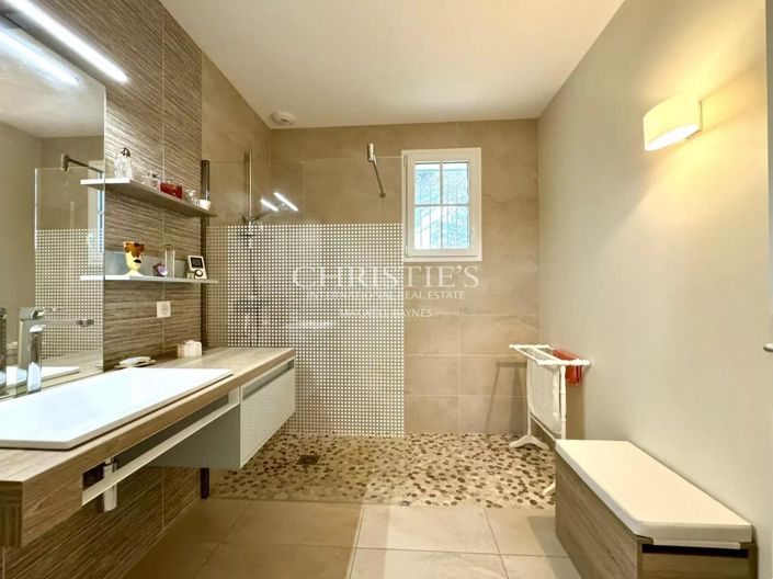 Image No.27-5 Bed House for sale