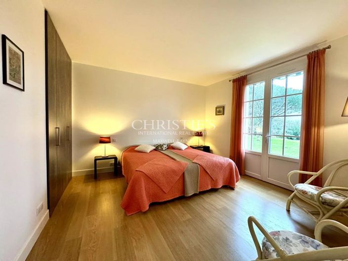 Image No.32-5 Bed House for sale