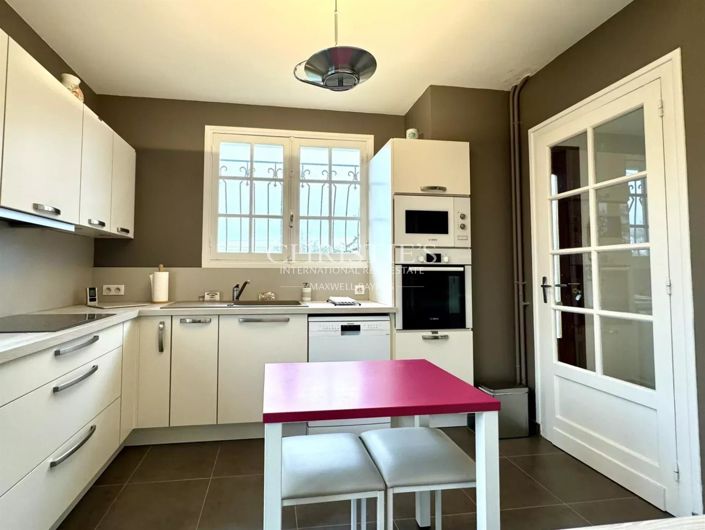 Image No.7-5 Bed House for sale