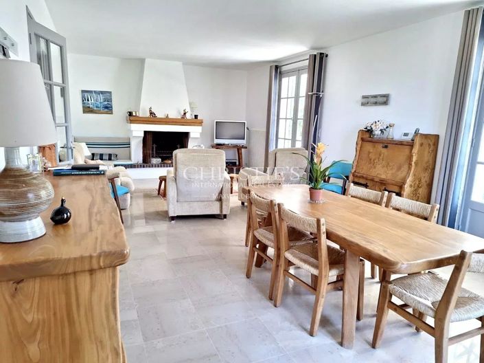 Image No.9-5 Bed House for sale