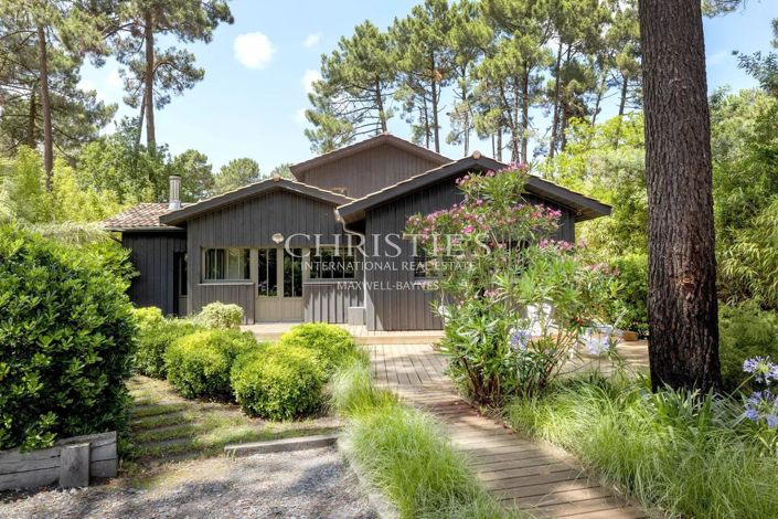 Image No.10-5 Bed House for sale