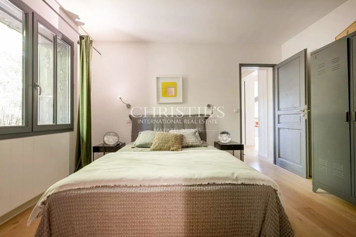 Image No.12-5 Bed House for sale