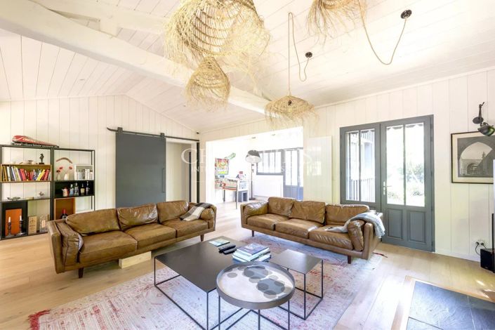 Image No.5-5 Bed House for sale