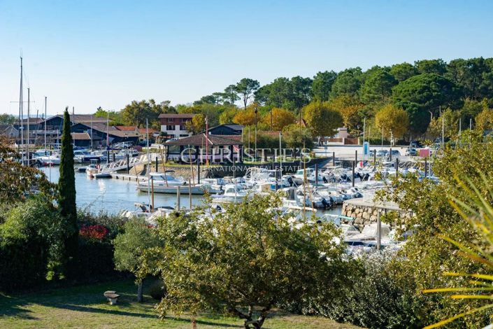 Image No.2-4 Bed House for sale