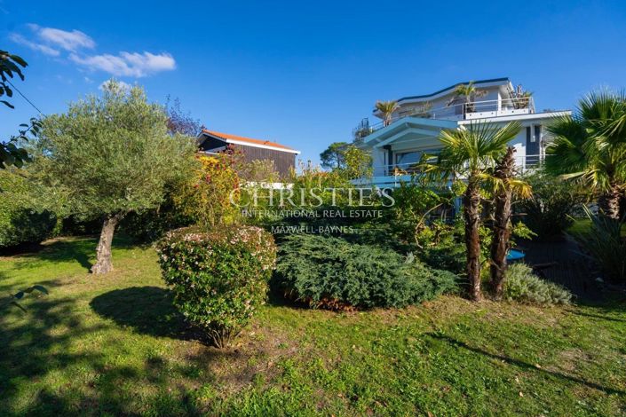 Image No.3-4 Bed House for sale