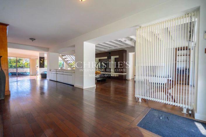 Image No.3-4 Bed House for sale