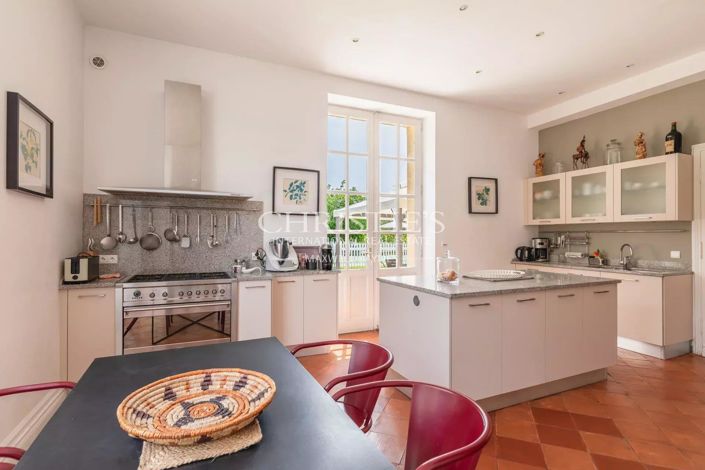 Image No.14-7 Bed House for sale