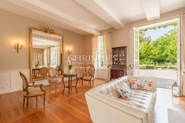 Image No.5-7 Bed House for sale