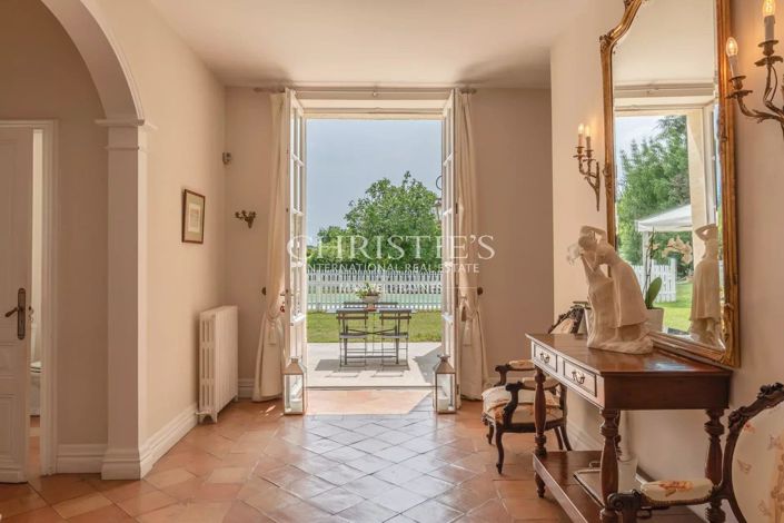 Image No.6-7 Bed House for sale