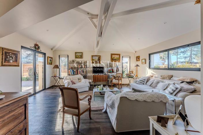 Image No.4-4 Bed House for sale