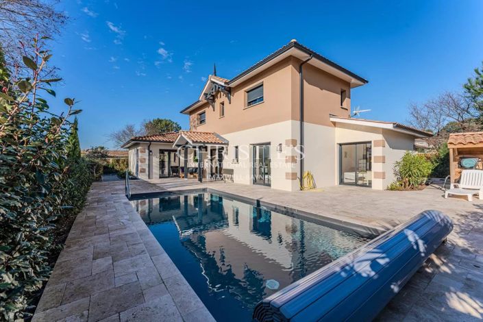 Image No.5-4 Bed House for sale