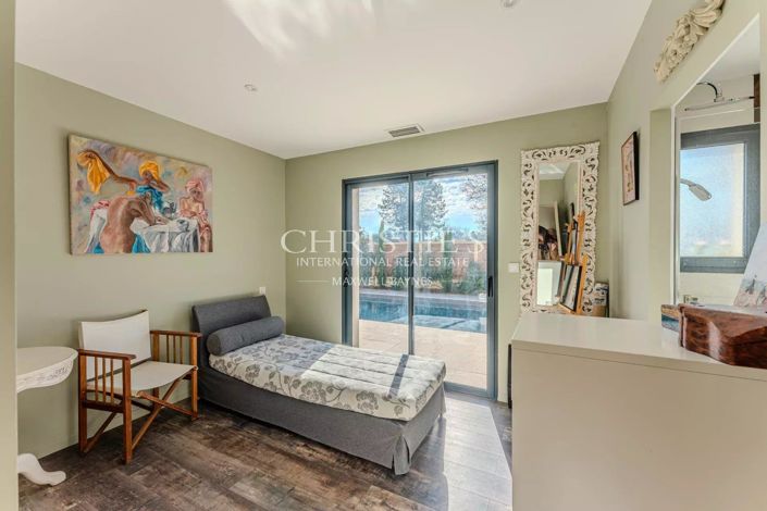 Image No.9-4 Bed House for sale