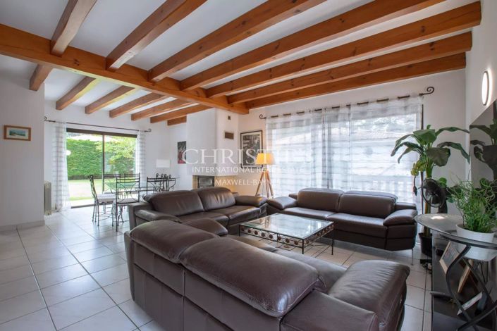 Image No.2-5 Bed House for sale