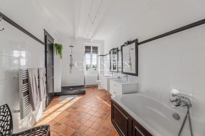 Image No.14-9 Bed House for sale