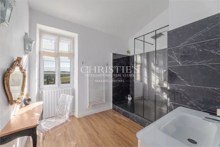 Image No.16-9 Bed House for sale