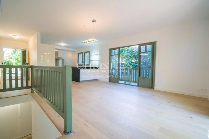 Image No.1-3 Bed House for sale