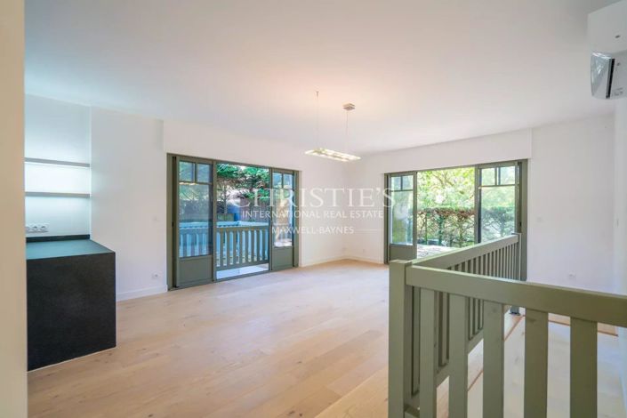 Image No.2-3 Bed House for sale