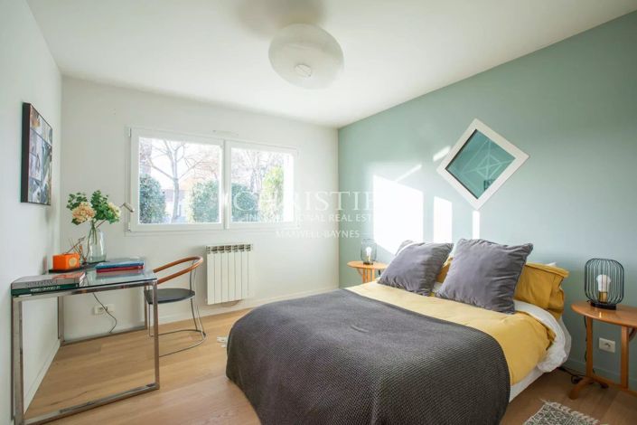 Image No.13-5 Bed House for sale