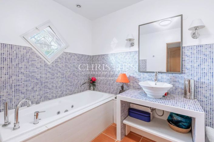 Image No.14-5 Bed House for sale