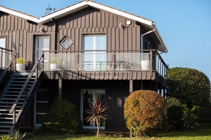 Image No.6-5 Bed House for sale