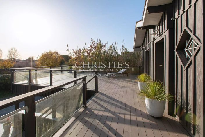 Image No.7-5 Bed House for sale