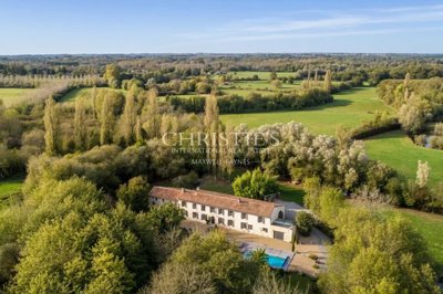 1 - Saint-Laurent-d'Arce, House