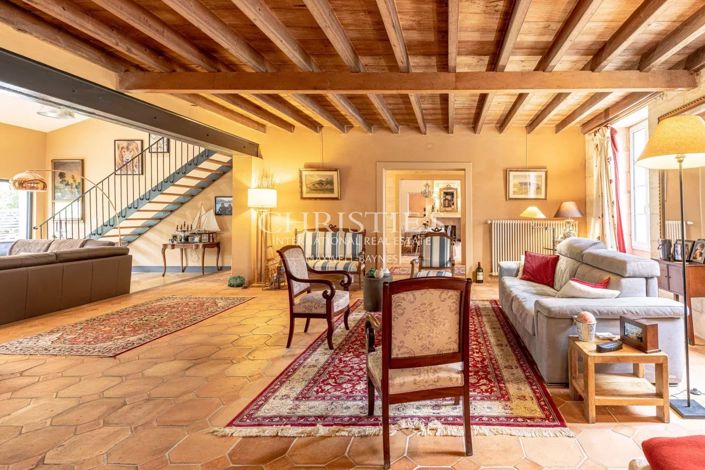 Image No.10-6 Bed House for sale