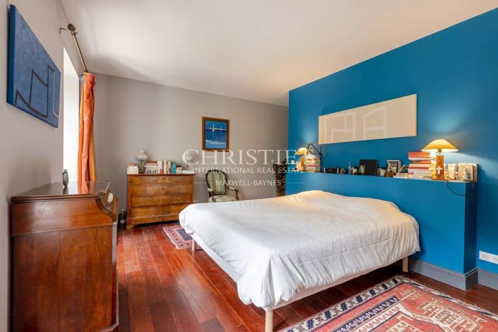 Image No.17-6 Bed House for sale