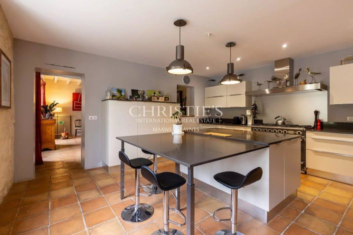 Image No.23-6 Bed House for sale