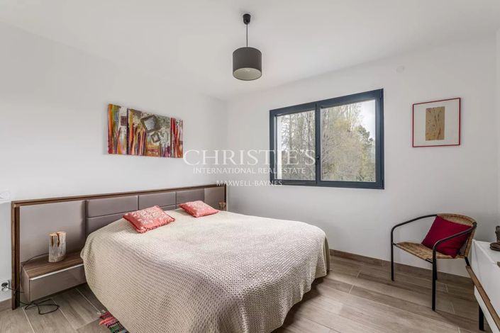 Image No.11-3 Bed House for sale