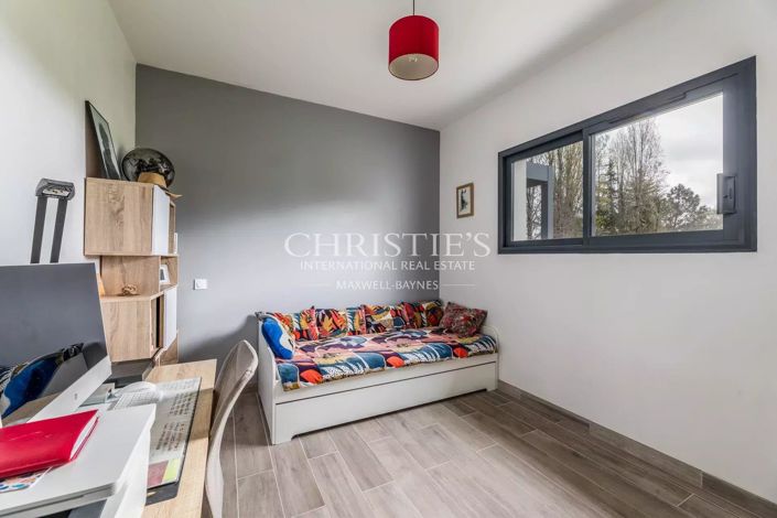 Image No.14-3 Bed House for sale