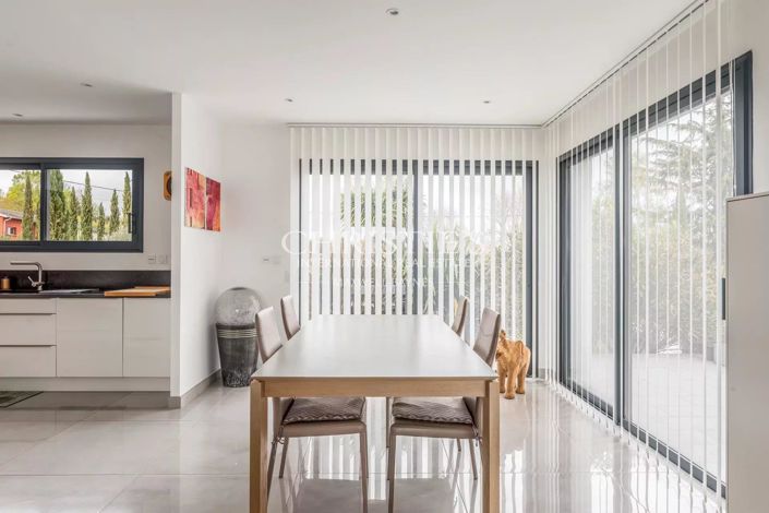 Image No.6-3 Bed House for sale