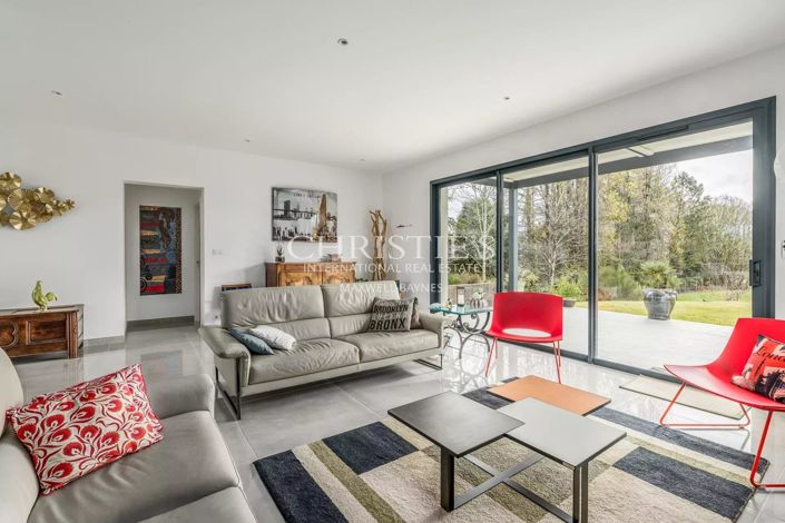 Image No.9-3 Bed House for sale