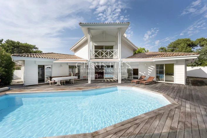 Image No.5-6 Bed House for sale