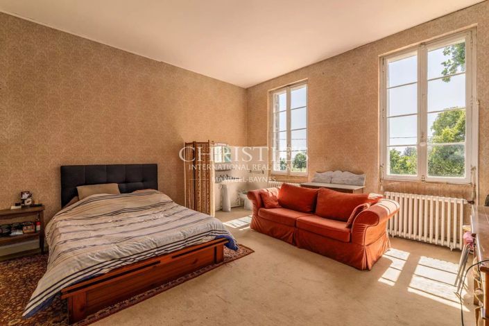 Image No.18-6 Bed House for sale