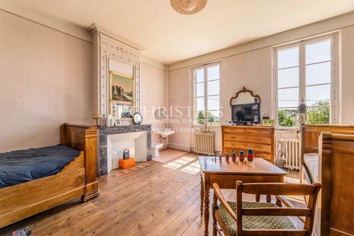 Image No.19-6 Bed House for sale