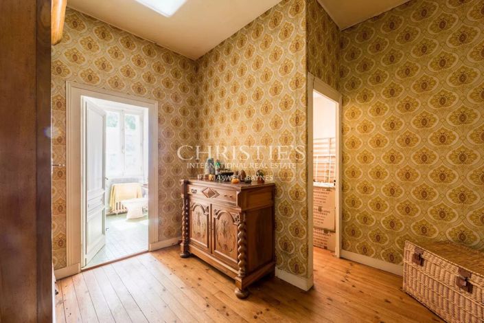 Image No.20-6 Bed House for sale