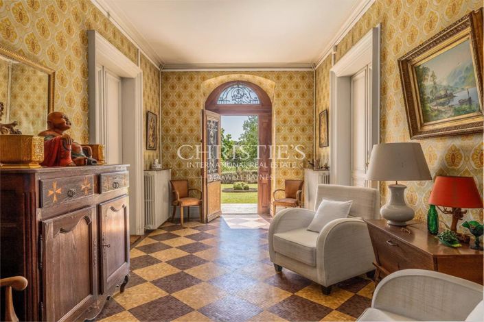 Image No.4-6 Bed House for sale