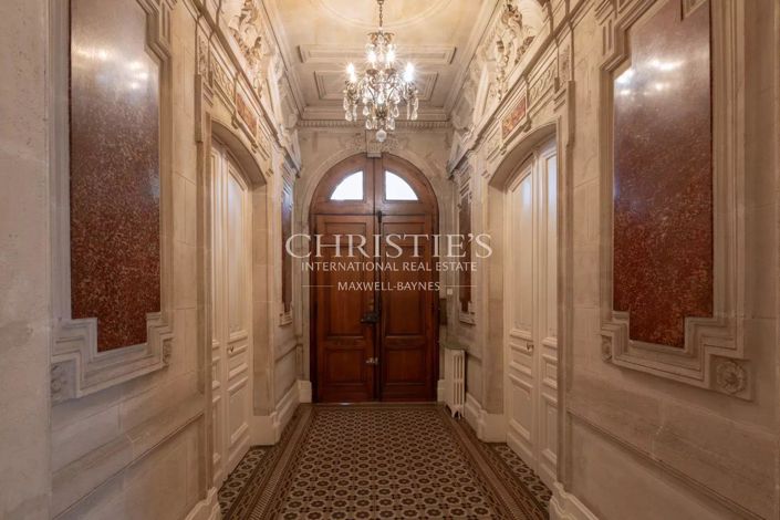 Image No.9-7 Bed House for sale