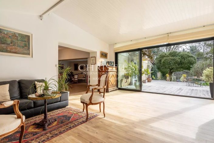 Image No.14-5 Bed House for sale