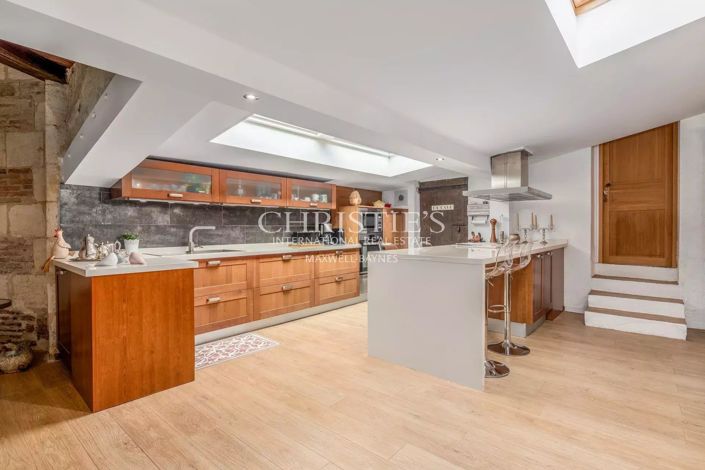 Image No.17-5 Bed House for sale