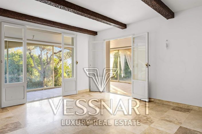 Image No.7-7 Bed House for sale