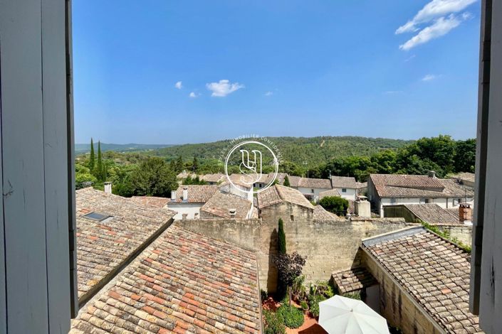 Image No.7-9 Bed House for sale