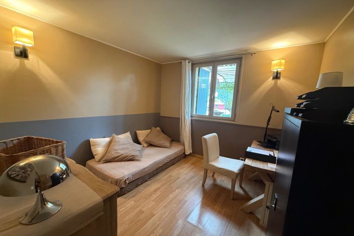 Image No.14-3 Bed House for sale