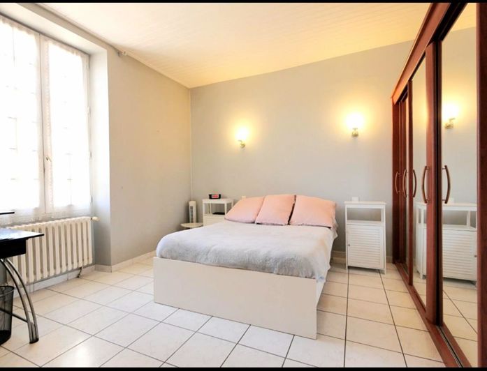 Image No.11-6 Bed House for sale